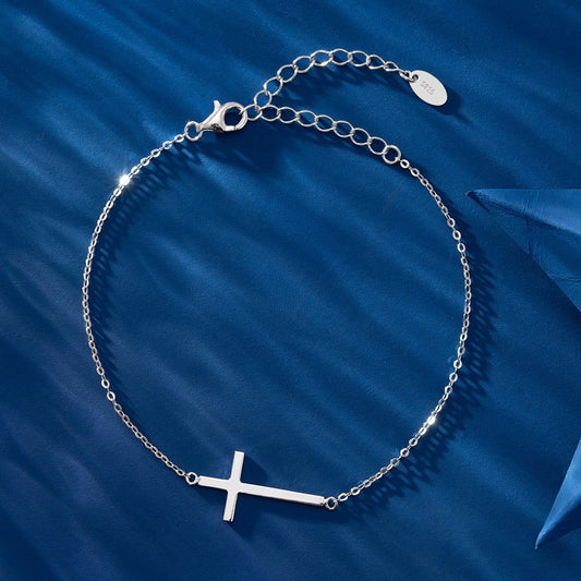 Cross Charm Bracelet in white gold